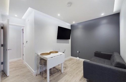 Everton Apartment | The Amethyst