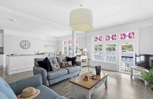 Dartmouth Apartment | The Angel 2 Best views in Dartmouth