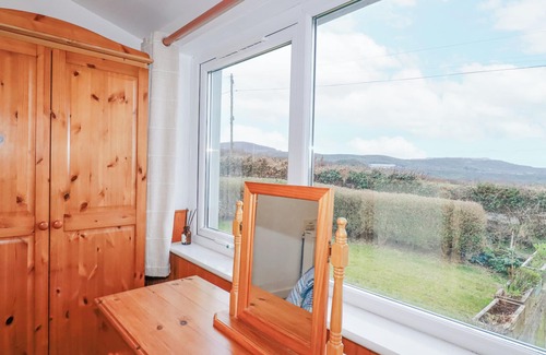 Rescorla Cottage | THE ANNEXE, LABURNUM, with a garden in St. Austell