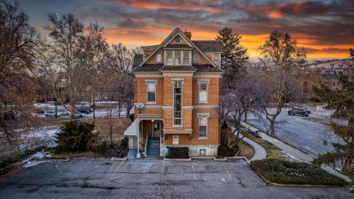 Downtown Salt Lake City Hotel | The Anniversary Inn - South Temple