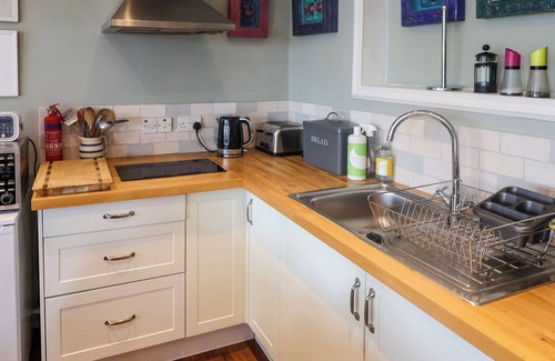 Lyme Regis Cottage | THE APARTMENT AT QUEEN ANNE'S LODGE, pet friendly in Lyme Regis