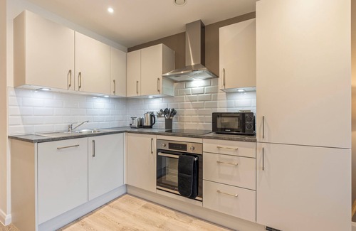 Bordesley Apartment | The Artiest Suite - Perfect for exploring Birmingham City centre!