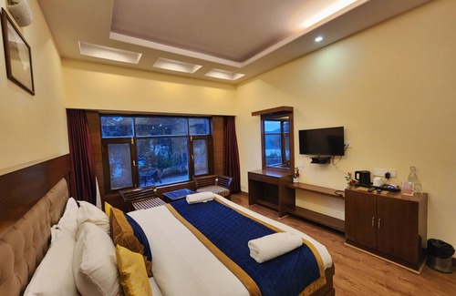 Shimla Hotel | The Ashoka Inn