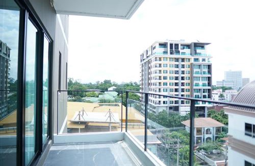 Chang Khlan Apartment | The Astra Sky River 100sqm 3bedrooms 2bathroom Infinity Pool Community