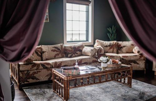 Perryville Hotel | The Atrium - A Boutique Hotel - Suite 11