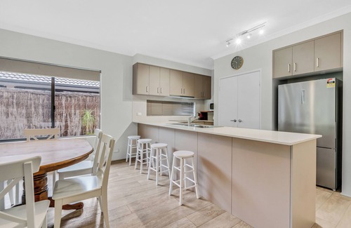 Geographe House | The Aurora – A Comfortable 4 BRM Family Getaway