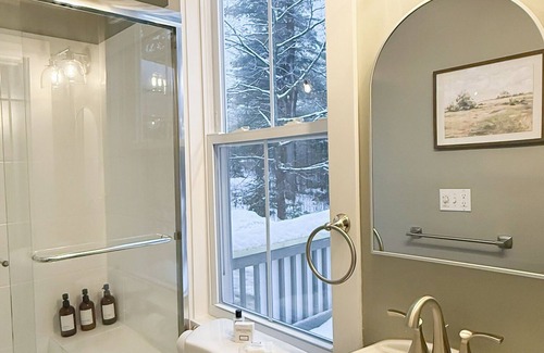 Bartlett Hotel | The Aurora Inn & Cottages