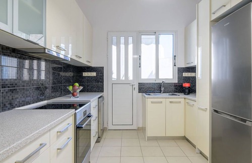 Plaka Apartment | The Avant Garde