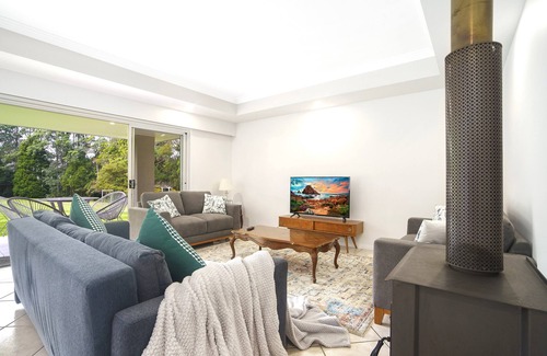 North Tamborine House | The Azalea