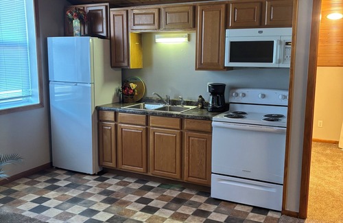 Cambridge Apartment | The Back Lot Loft – downtown Cambridge, MN