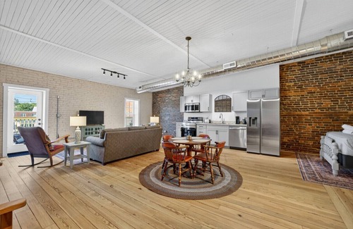 Fayetteville Apartment | The Balcony Loft | DWTN LXRY LOFT