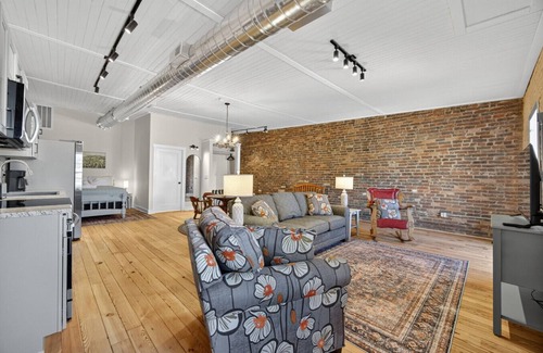 Fayetteville Apartment | The Balcony Loft | DWTN LXRY LOFT