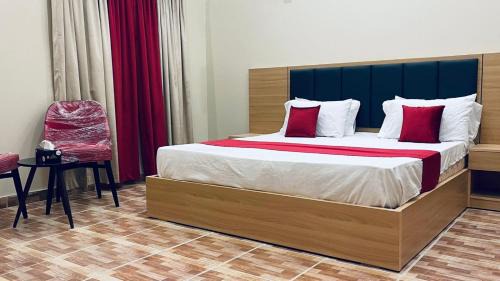 Karachi House | The Ballyfin Guest House Gulshan-e-Iqbal