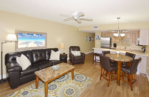 Stuart Condo | The Barefoot Getaway