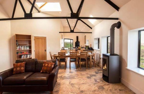 Longnor House | The Barn at Hill House