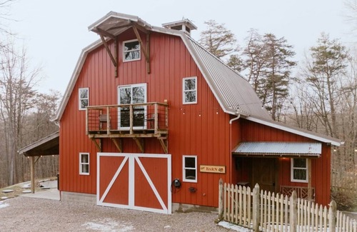 Rockbridge House | The Barn in Hocking Hills