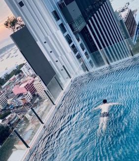 Pattaya Bay Apartment | The Base Central 2Bed King&Queen with Infinity Pool