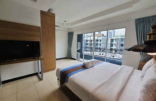 Central Pattaya Hotel | The Base Inn