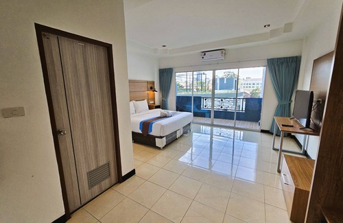 Central Pattaya Hotel | The Base Inn