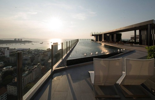 Central Pattaya House | The Base Pattaya Condo Luxury Stay High Floor Pool Kitchen
