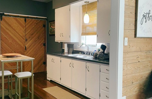 Schulenburg House | The Baum Suite: Charming 1950s Gem in Schulenburg ~New Owner~
