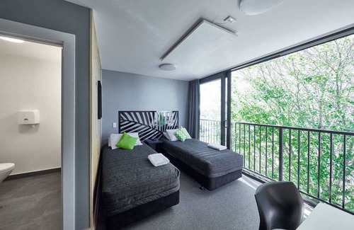 Edgeware Hostel | The Bealey Quarter