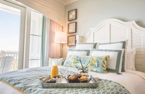 Charleston Resort | The Beach Club at Charleston Harbor Resort and Marina