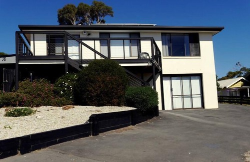 Primrose Sands House | The Beach escape @ Primrose Sands