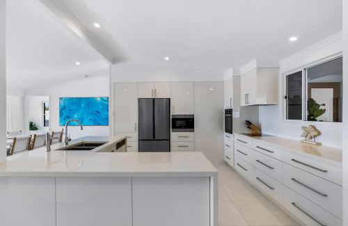 Alexandra Headland House | The Beach House at Alex