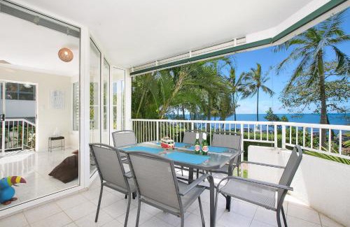 Trinity Beach Apartment | The Beach House 3BR Waterfront Apartment, Own WIFI