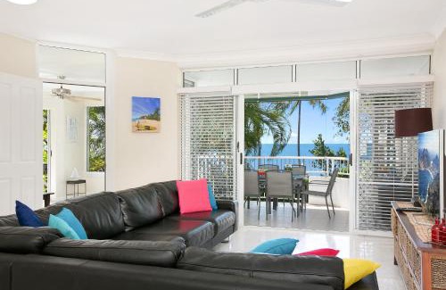 Trinity Beach Apartment | The Beach House 3BR Waterfront Apartment, Own WIFI
