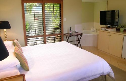 Collingwood Park Hotel | The Beach House At Bayside