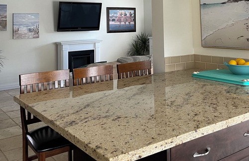 Crescent Beach Apartment | The Beach House in Ocean Park w/ heated pool