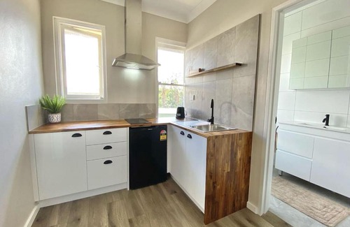 Blacksmiths Apartment | The Beach Side Micro Apartment With Free Parking
