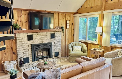 Pocono Summit Cabin | The Bear Cabin - Authentic Mountain Escape
