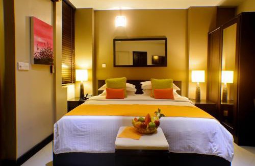 Male Hotel | The Beehive