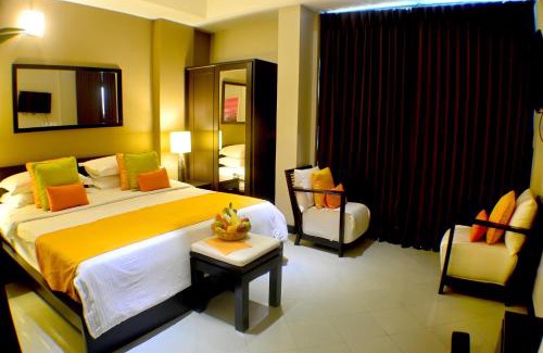 Male Hotel | The Beehive