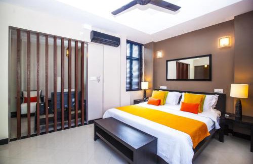 Male Hotel | The Beehive