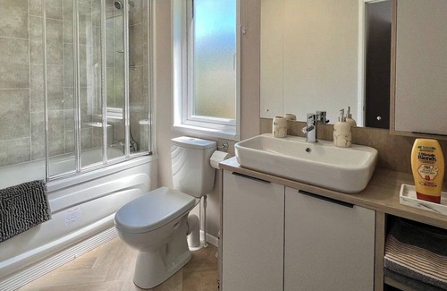 Carnforth Cabin | The Bee’s Knees is a beautiful new lodge at Docker Holiday Park.