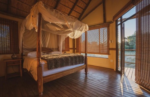 Maun Hotel | The Bell Frog Inn