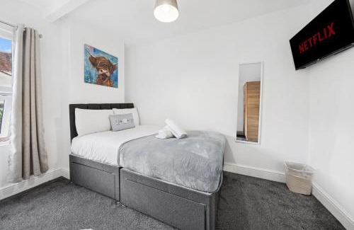 Easton Apartment | The Bell