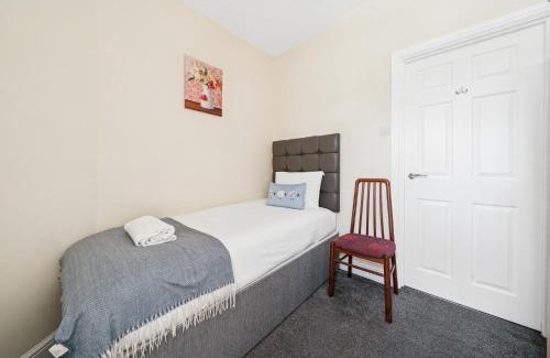 Easton Apartment | The Bell