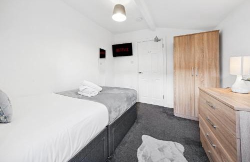 Easton Apartment | The Bell