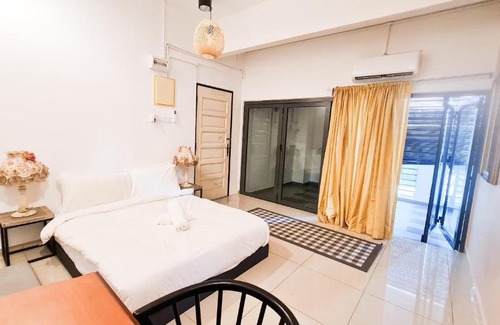 Bayan Lepas Bed & Breakfast | The Best Hotel in Bayan Lepas - THE LOV PENANG