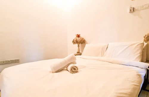 Bayan Lepas Bed & Breakfast | The Best Hotel in Bayan Lepas - THE LOV PENANG