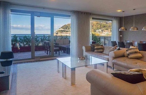 San Sebastian Centro Apartment | The best in San Sebastian. PRIVATE ENTRANCE