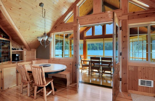 Port Angeles House | The best lakefront home with full amenities available - #1 Rated