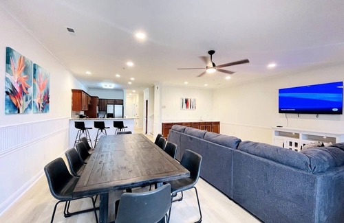Atlantic Beach Apartment | The best location, Spacious ocean view 7BR, pool