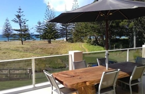 Doubtless Bay House | THE BEST LOCATED HOUSE ON THE KARIKARI PENINSULA