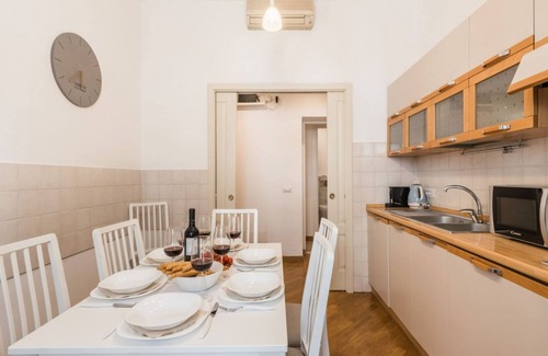Monti Apartment | The Best Rent - Three-beroom flat near Colosseum